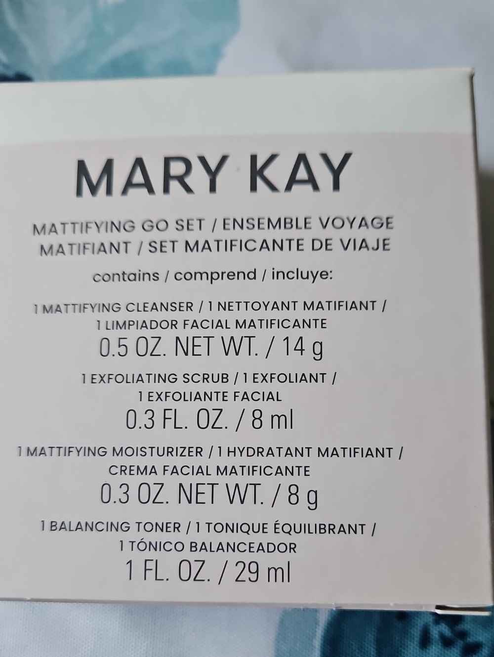 Mary Kay Mattifying Go Set – Cream and Black Accents